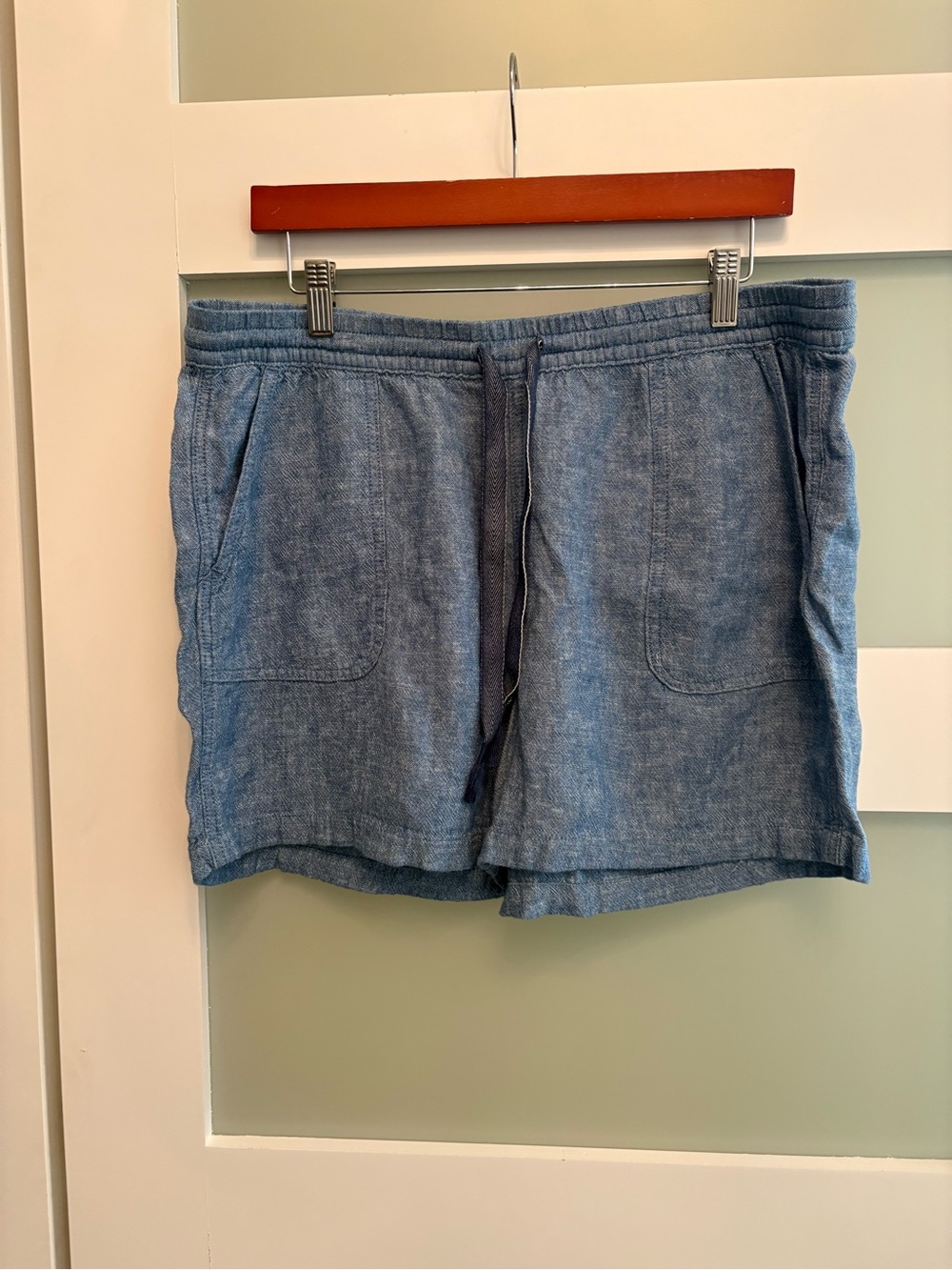 Eddie Bauer Blue Linen Shorts Size Large